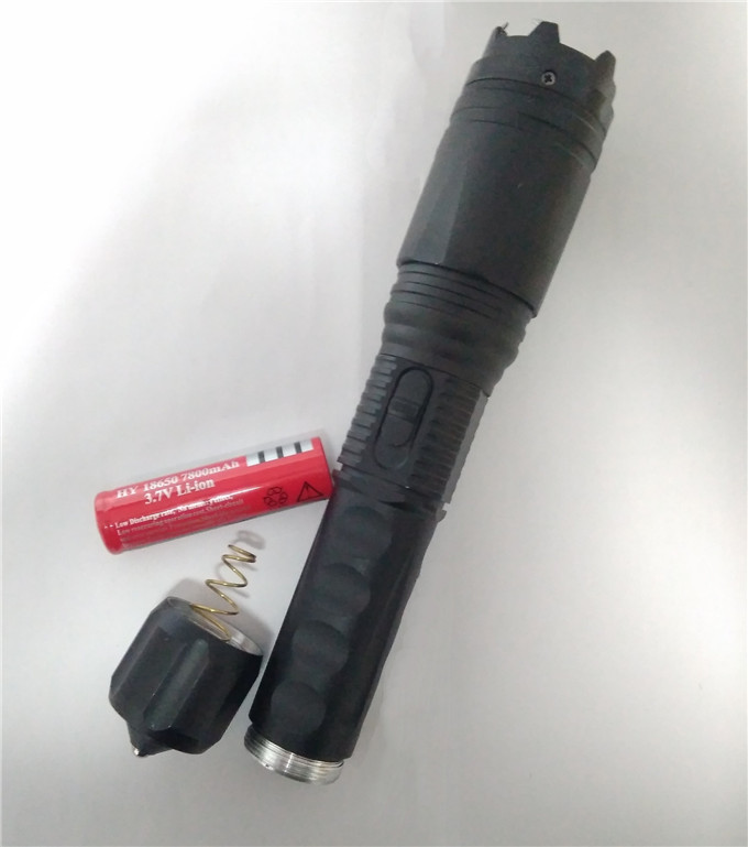 新款-軍工1203型多功能防狼電擊棒